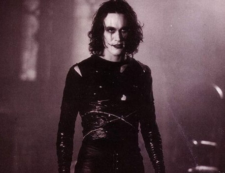 The Complete Guide To DIY The Crow Costume | SheCos Blog